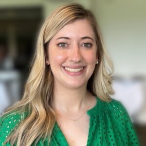 Headshot of Lindsey Honig